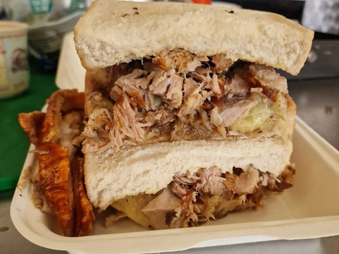 Claire's Café主图