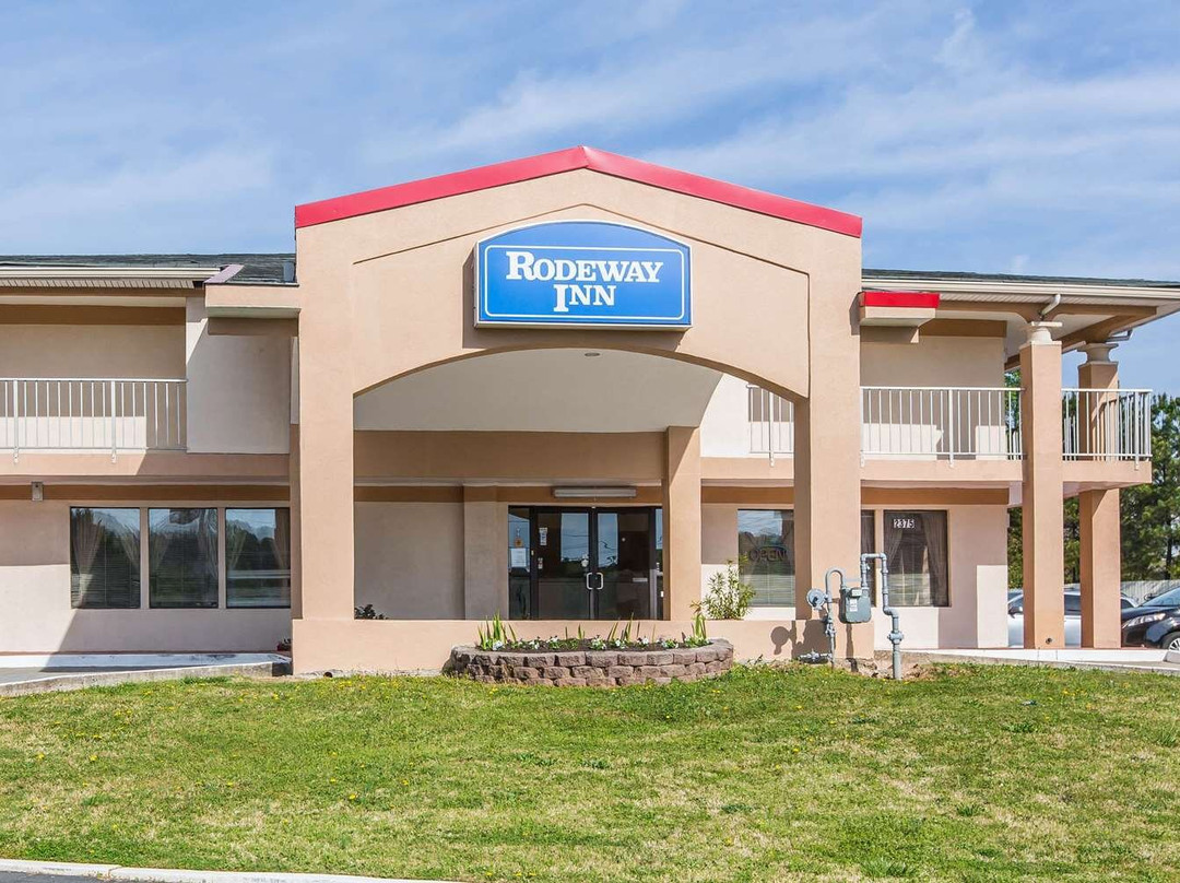 Rodeway Inn & Suites