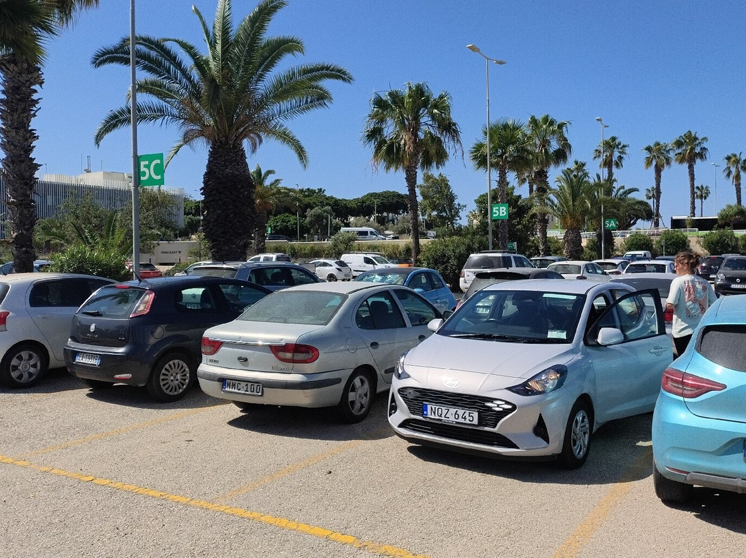 Freeways Auto Rentals-卡拉必去景点