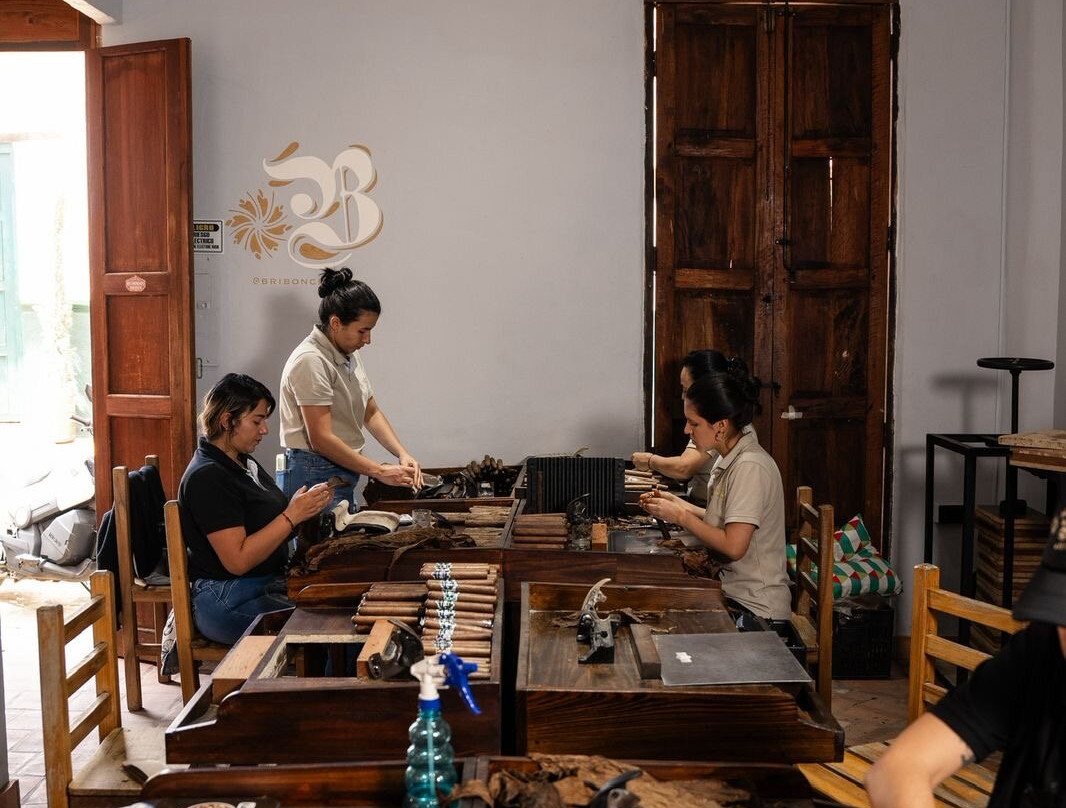 Bribón - La Fabrica Nacional De Tabacos-巴里查拉必去景点