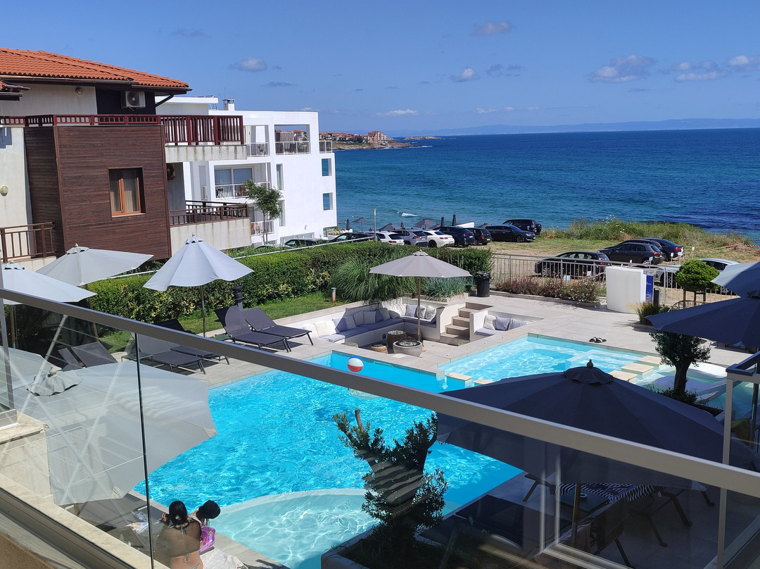 塞琳娜海滩酒店主图