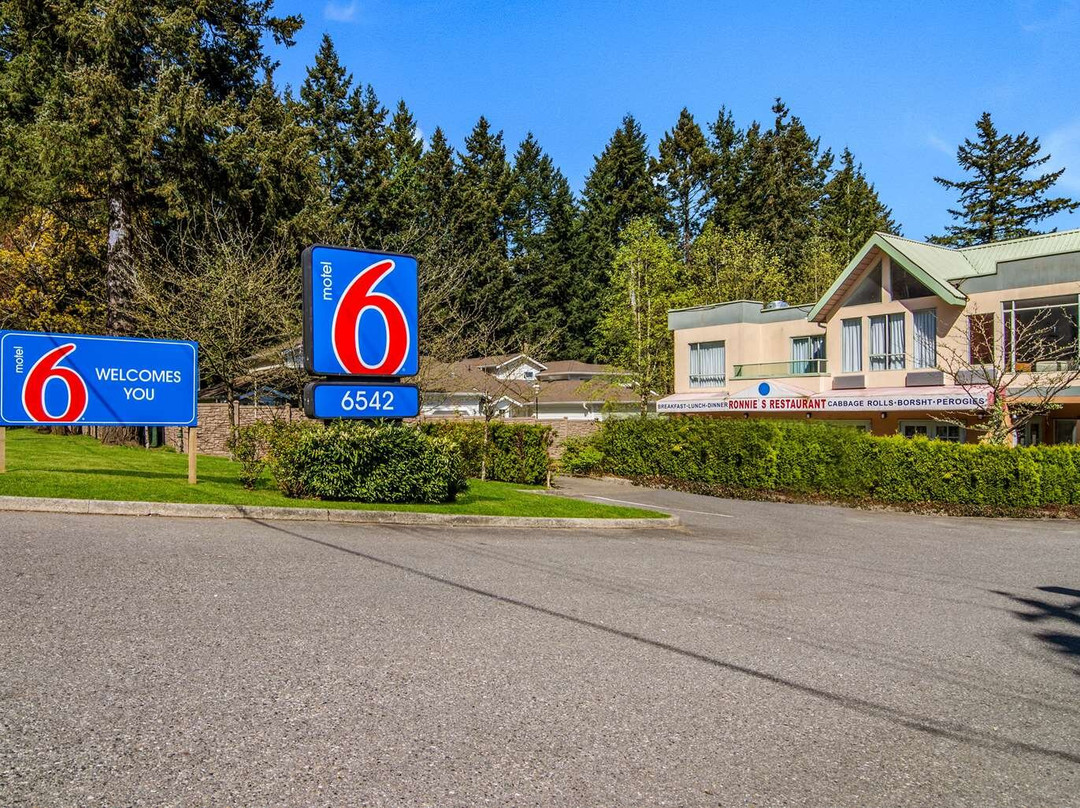 Motel 6 Surrey, BC