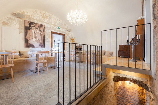 Truffle Pig Restaurant And Winebar