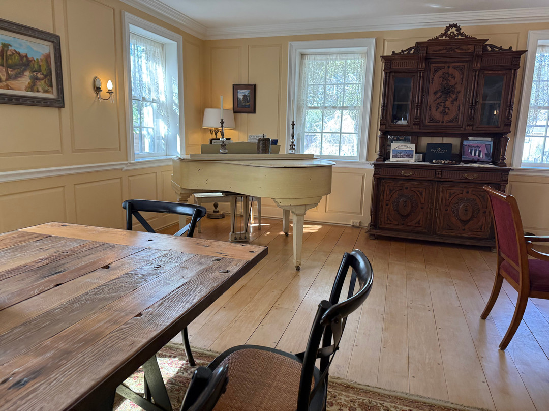 Campbell House Inn主图