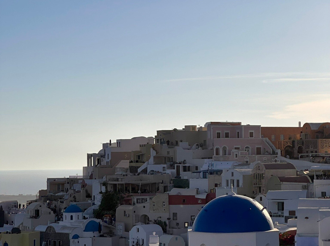 Picturesque Blue Dome Santorini-伊亚必去景点