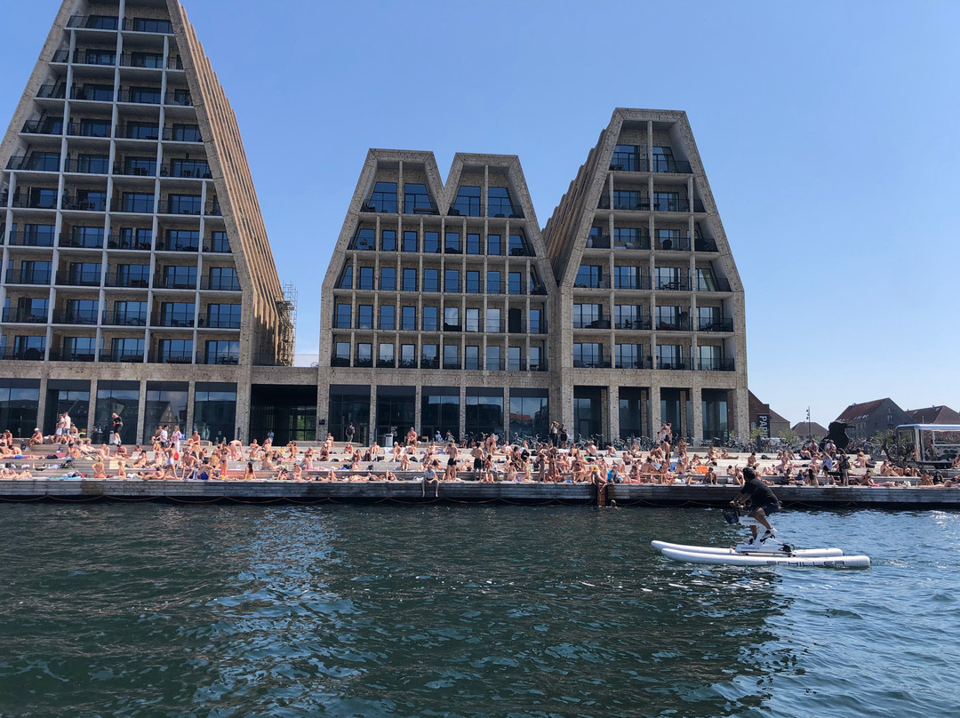 See Copenhagen from a HydroBike-哥本哈根必去景点