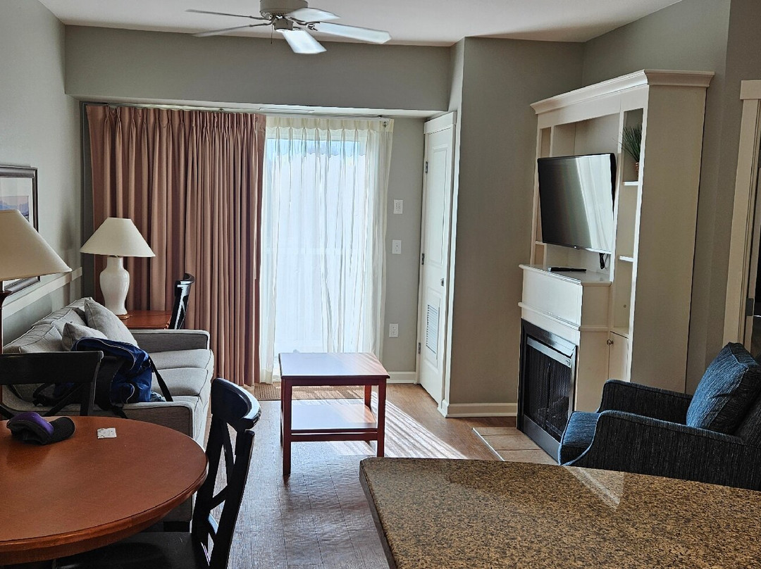 河流潮汐套房酒店主图