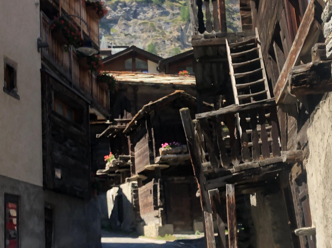 Hinterdorfstrasse-策马特必去景点