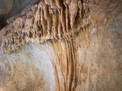 Cueva del Tesoro-Rincon de la Victoria必去景点