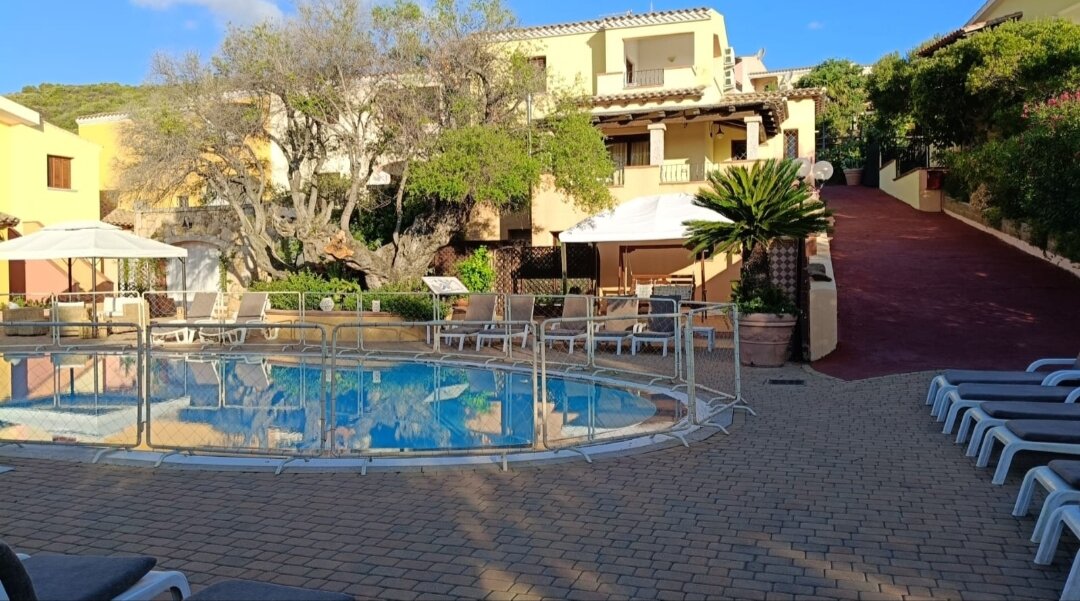 Residence Hotel Li Troni-泳池