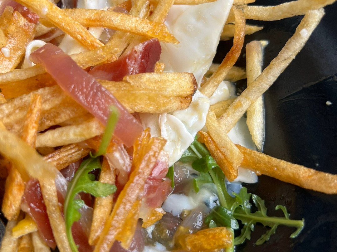 Apollo 14 Bar & Bistrô