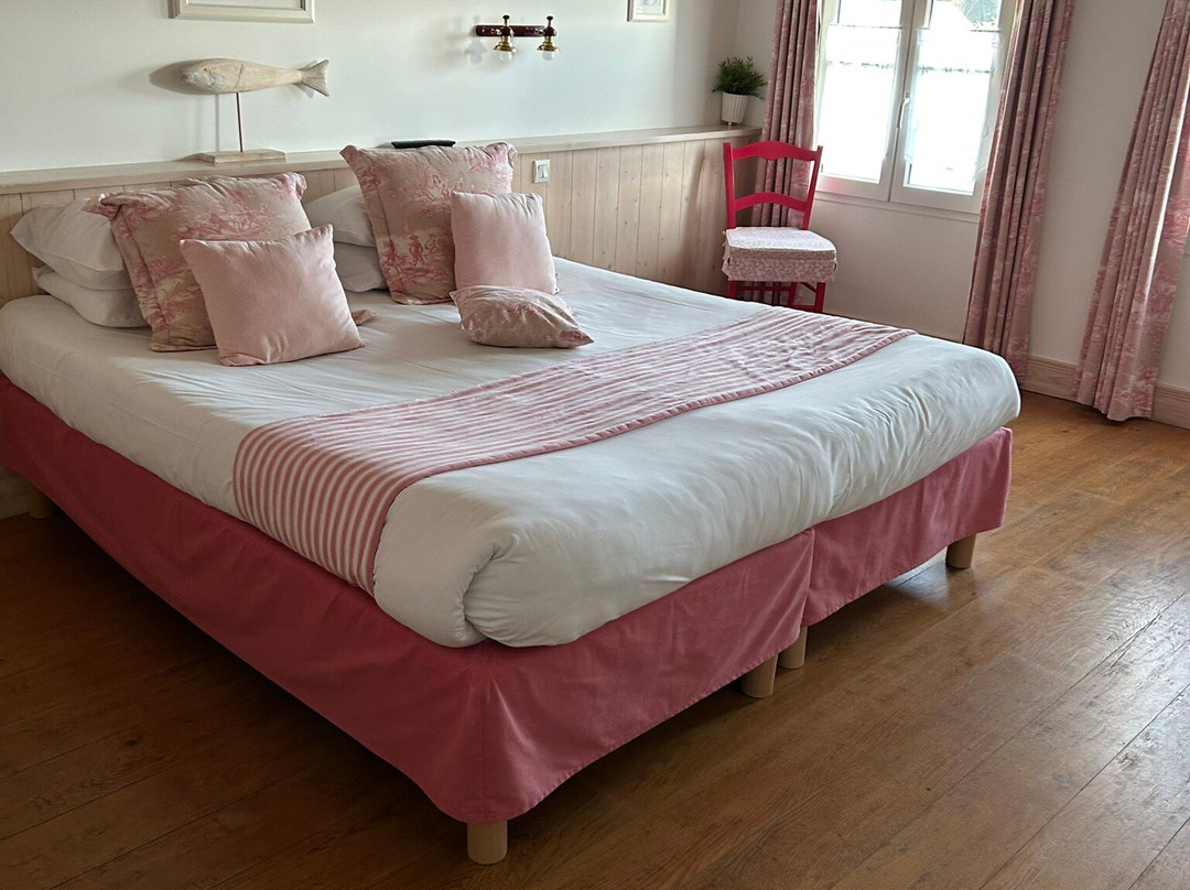 荷兰圆帆船酒店主图