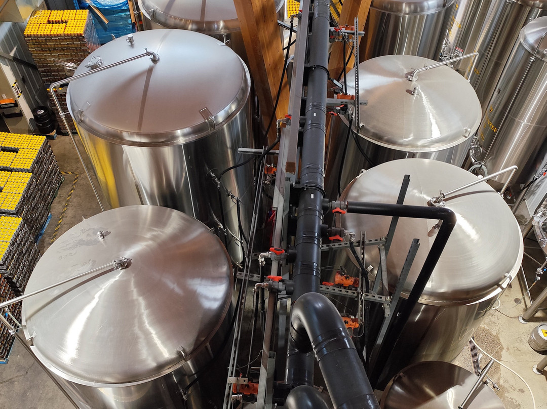 棕熊爪啤酒酿造公司-坎莫尔必去景点