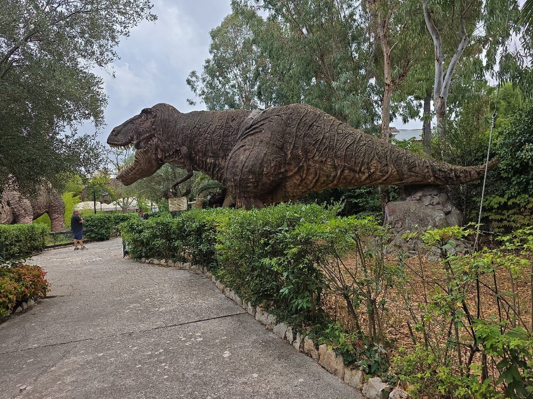 Parco dei Dinosauri-卡斯特拉纳格罗泰必去景点