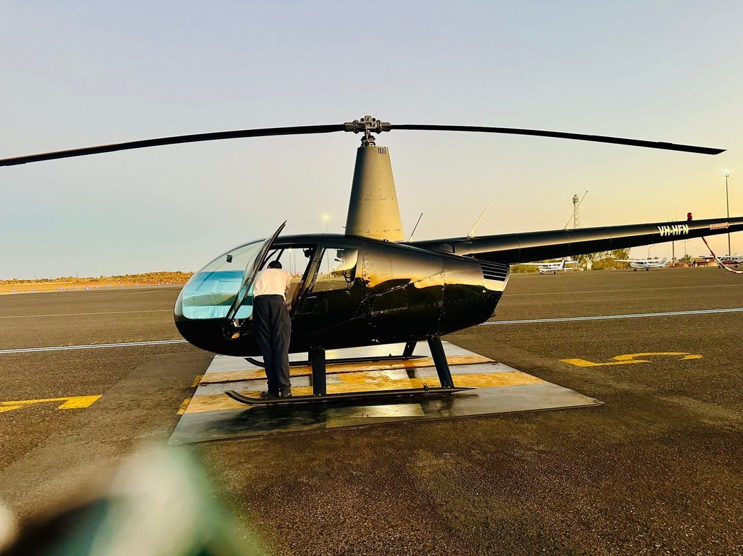 Ayers Rock Helicopters-尤拉拉必去景点