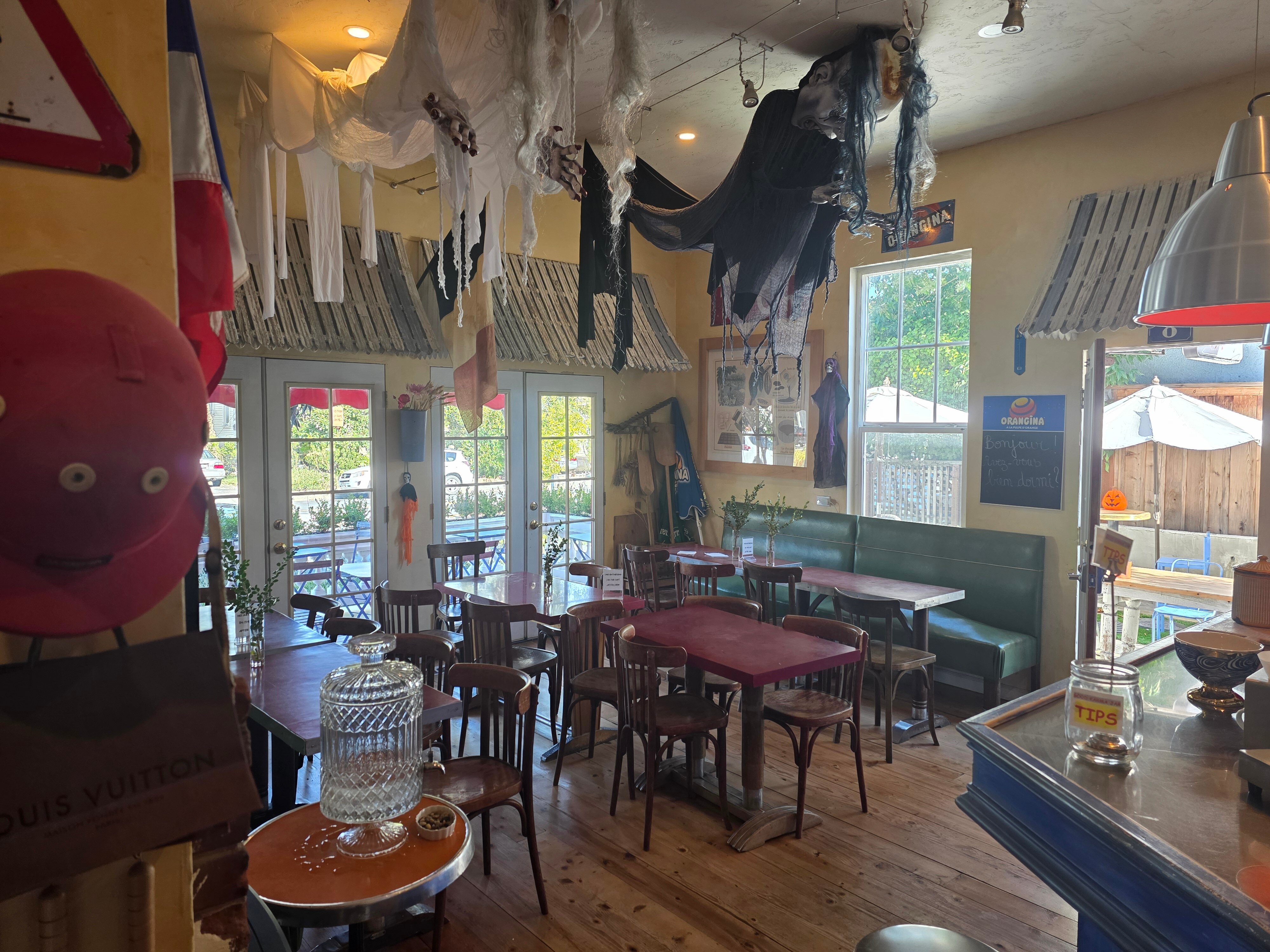 Metro Hotel & Cafe-官方