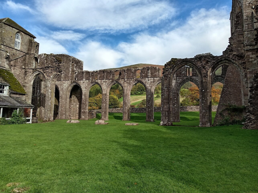 Llanthony Priory-Llanthony必去景点