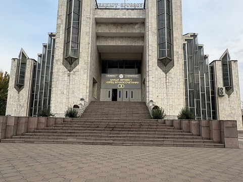 Bishkek Walks-比斯凯克必去景点