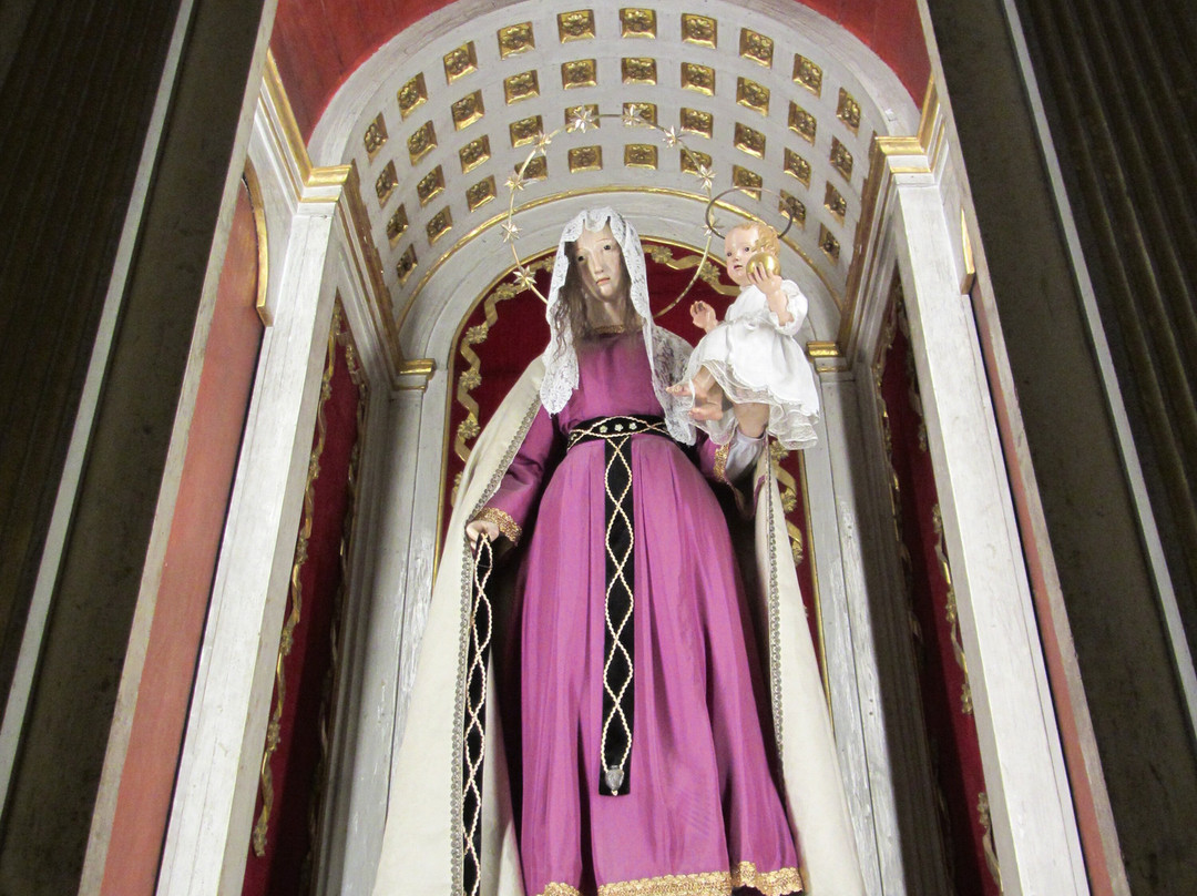 Parish Church of Saint Bartholomew-法德摩萨必去景点