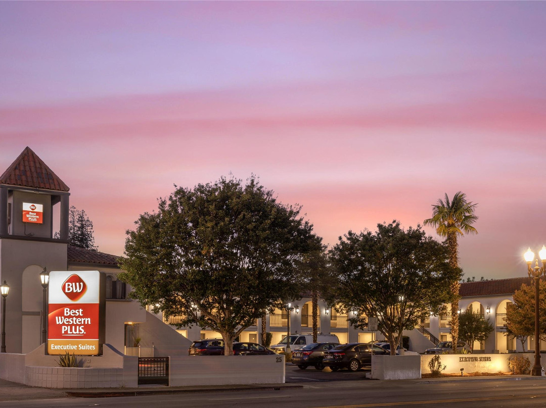 雷德伍德城酒店住宿-贝斯特韦斯特优质行政套房酒店