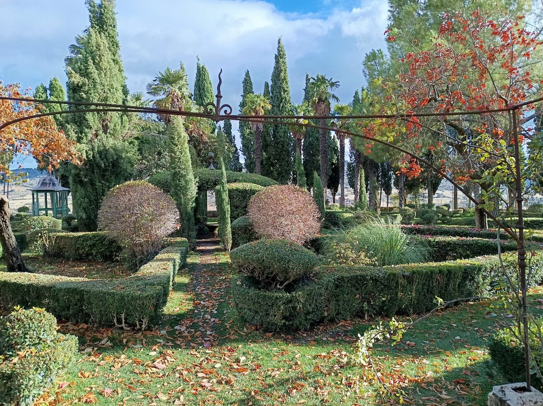 Jardines Romanticos de la Real Fabrica de Panos de Carlos III.Brihuega-Brihuega必去景点