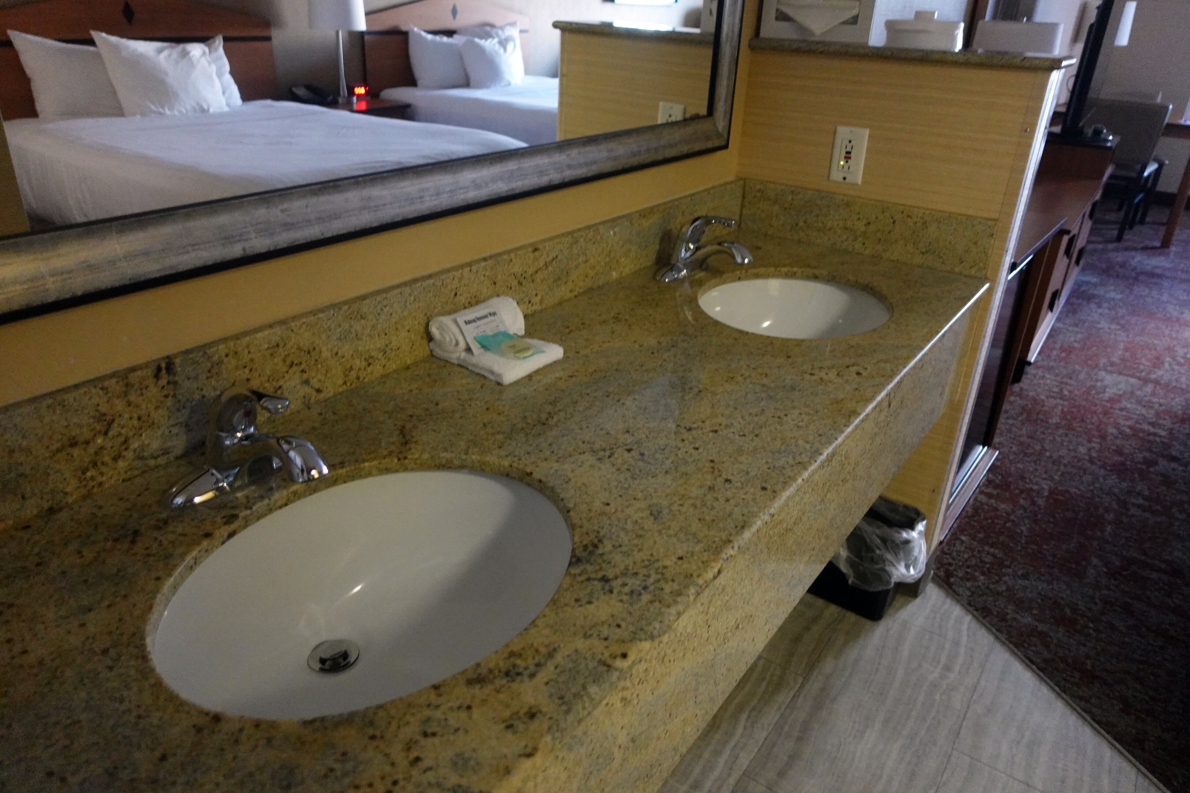 米德瓦利水晶套房酒店-客卧