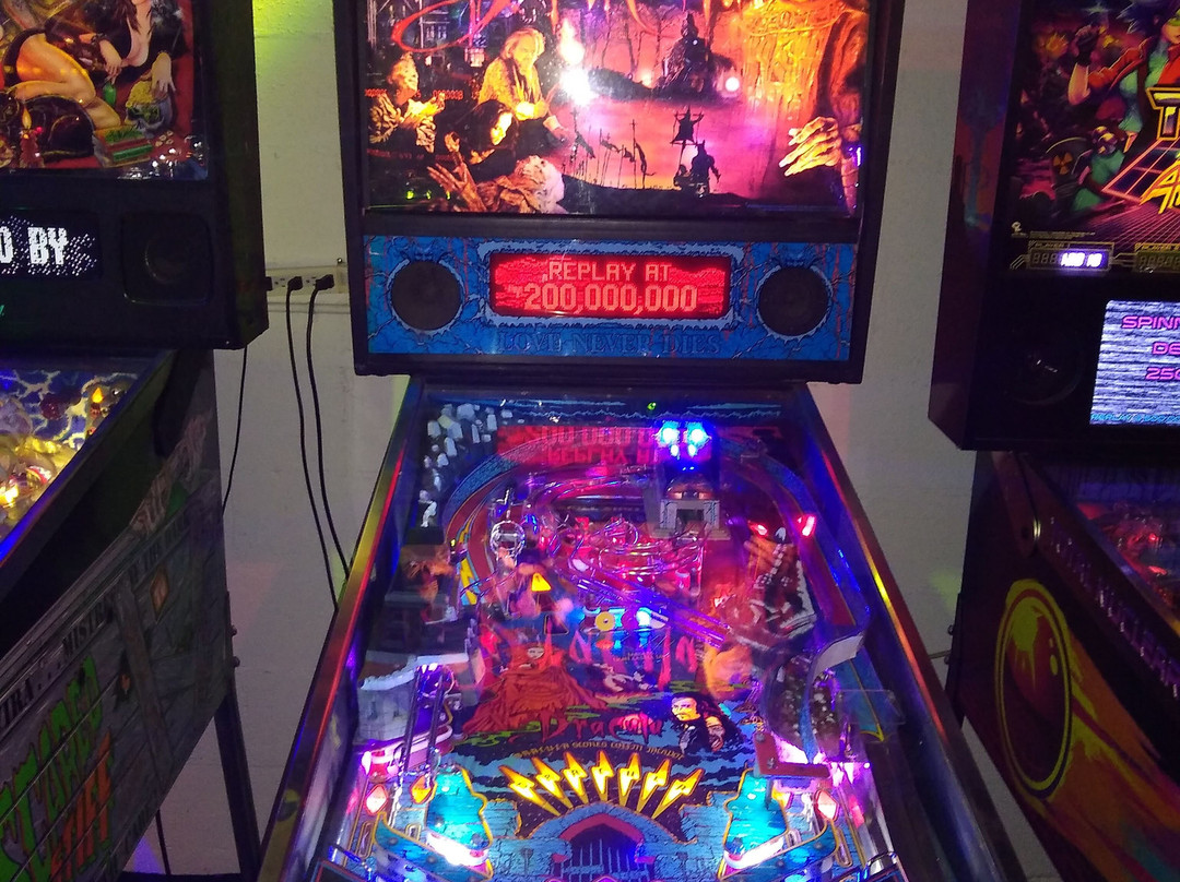 Flippers Arcade & Variety Store-Grandy必去景点