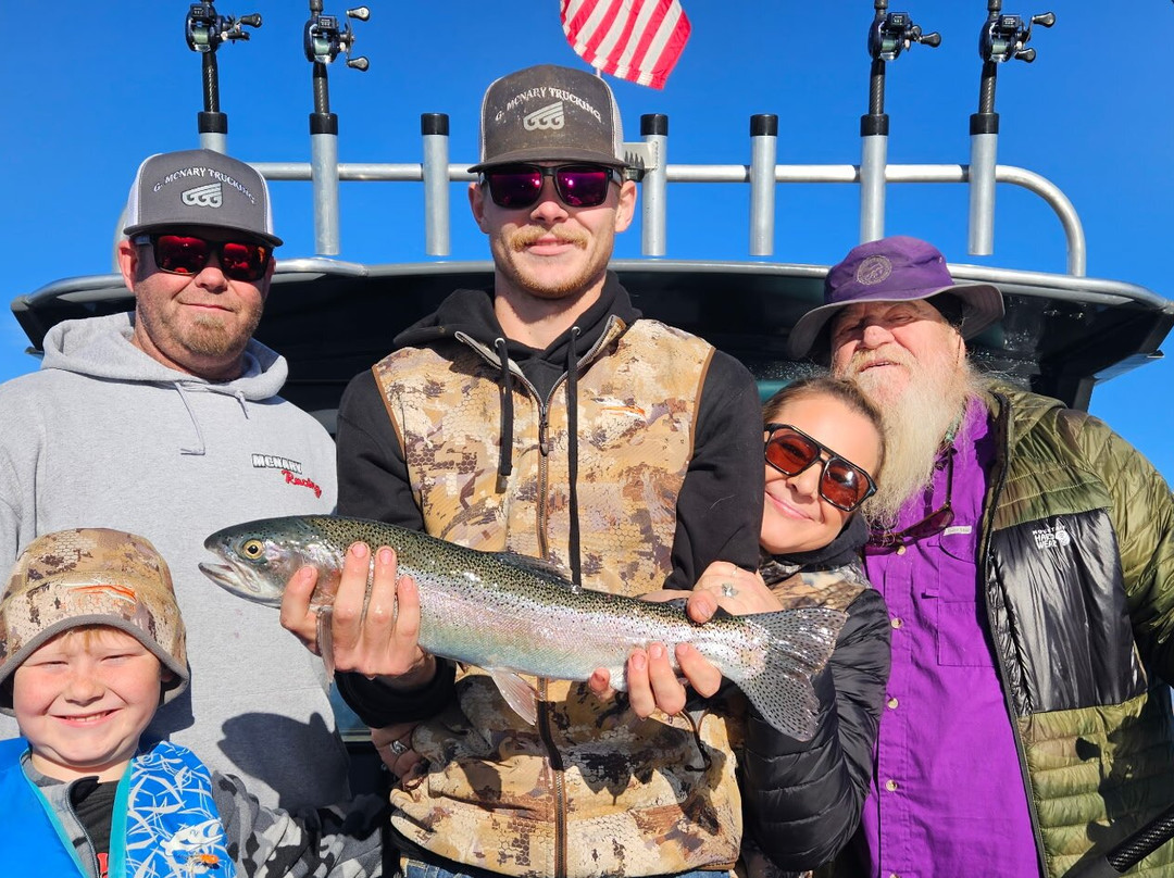 Almanor Fishing Adventures-Lake Almanor Peninsula必去景点