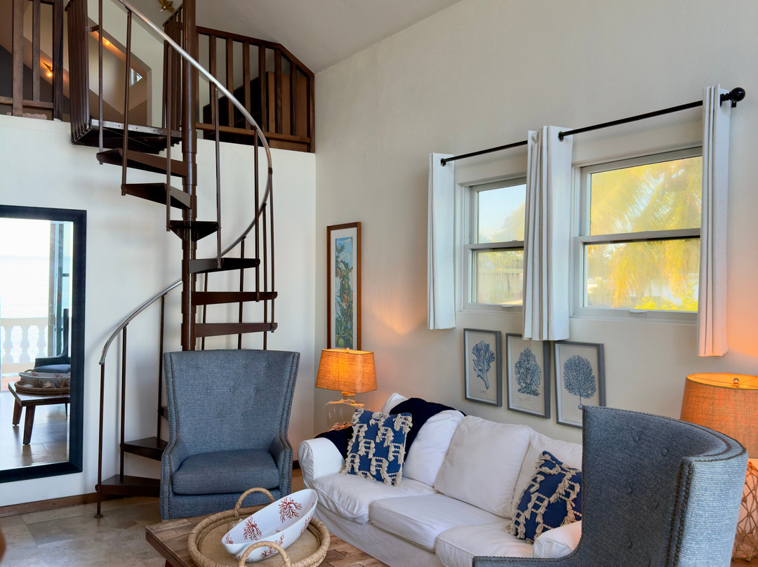 Tres Sirenas Beach Inn主图