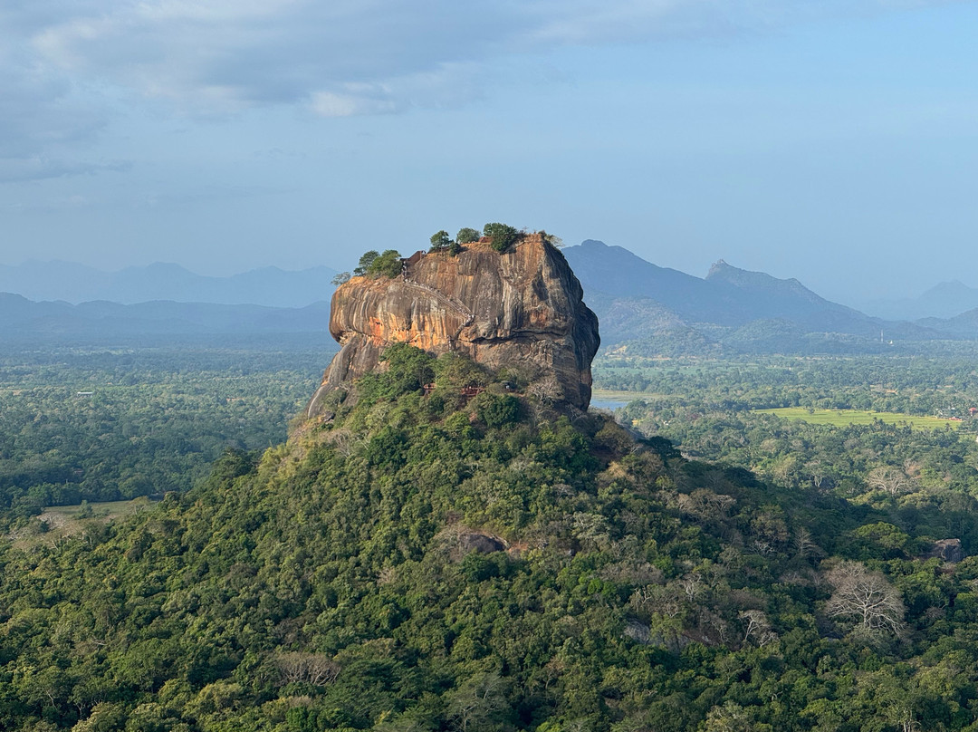 Sanju Ceylon Tours & Taxi-吉利托必去景点