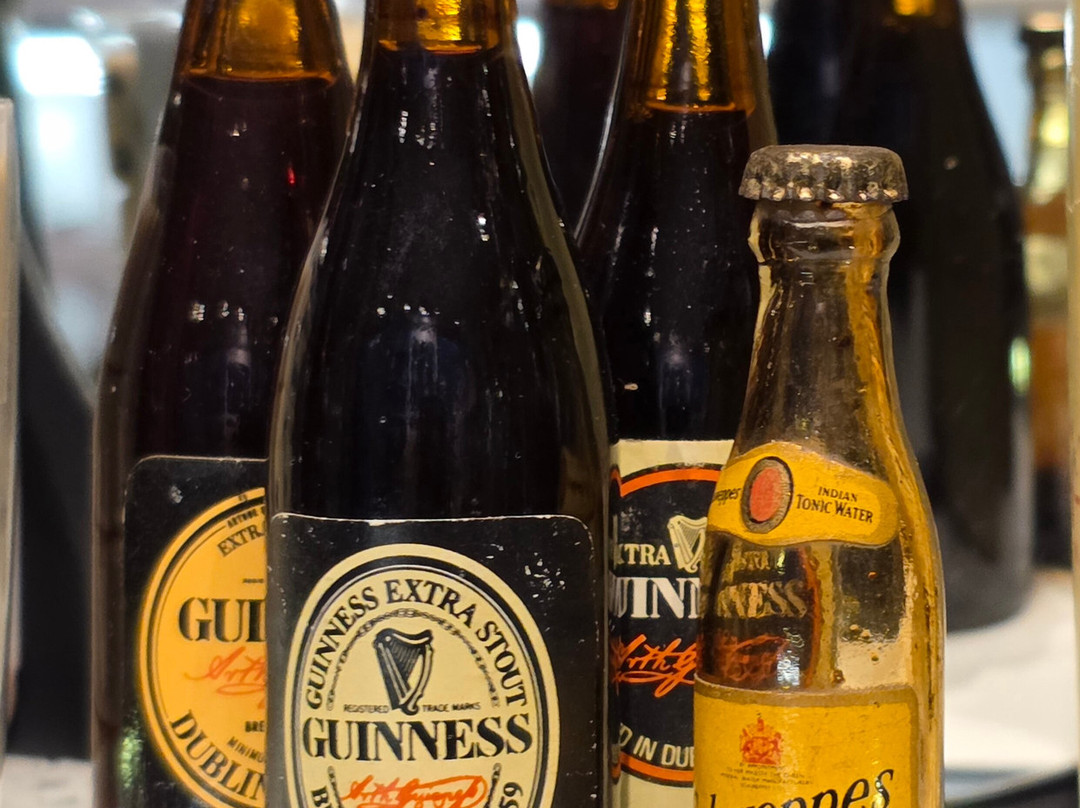 Hoptroff & Lee Antiques in the Alley-斯坦福德镇必去景点