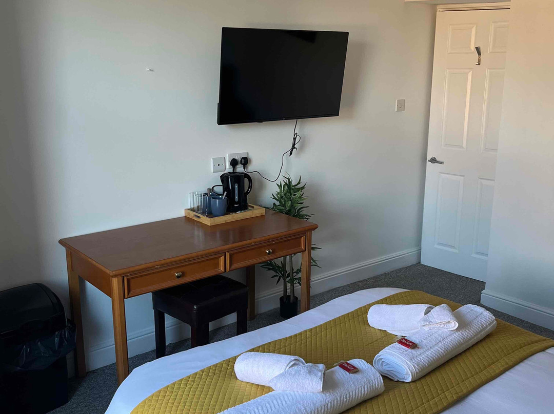 The Linden Leaf Hotel主图