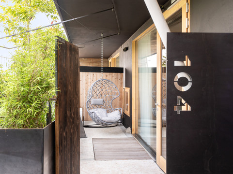 普力马露娜安比特酒店主图