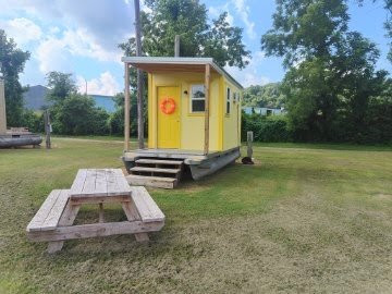 Big Elk Floats & Camping-Pineville必去景点