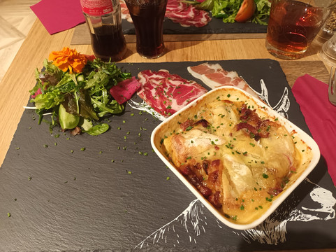 Le Restaurant Le Cor De Chasse