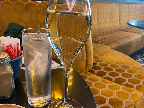 大象石头酒店主图