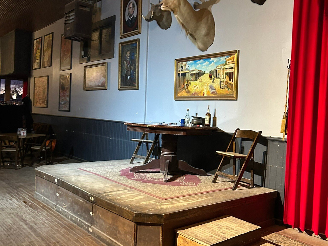 Wyatt Earp's Oriental Saloon & Theater-墓碑镇必去景点