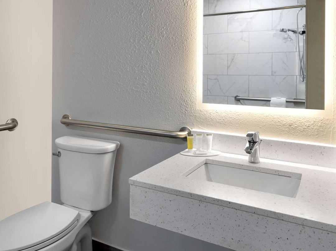 多佛麦客达套房酒店