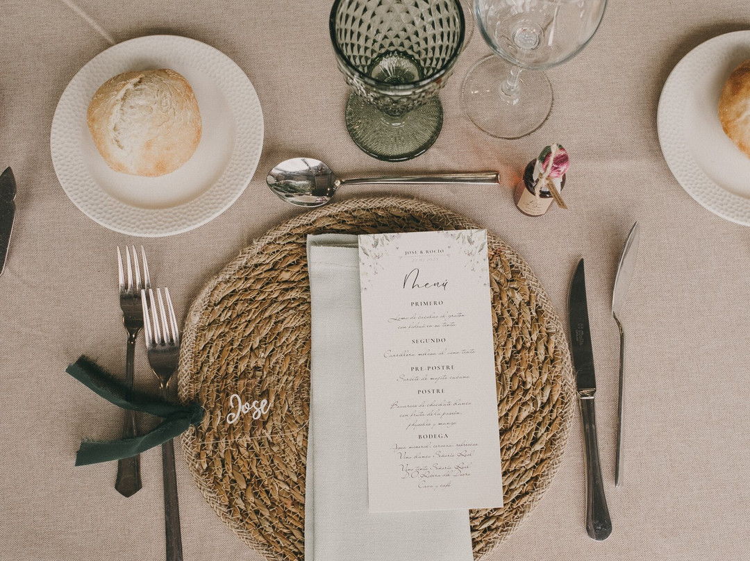 鲁纳德格拉纳达服务大酒店主图