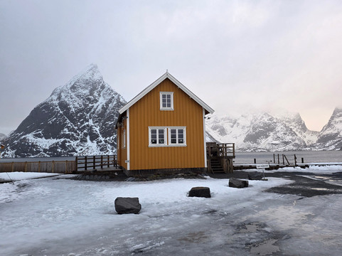 Sakrisøya-雷讷必去景点