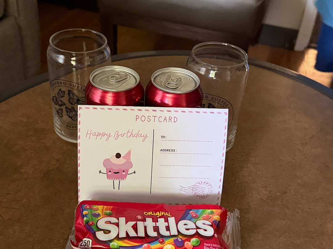 牛津皮斯莫比奇套房酒店主图