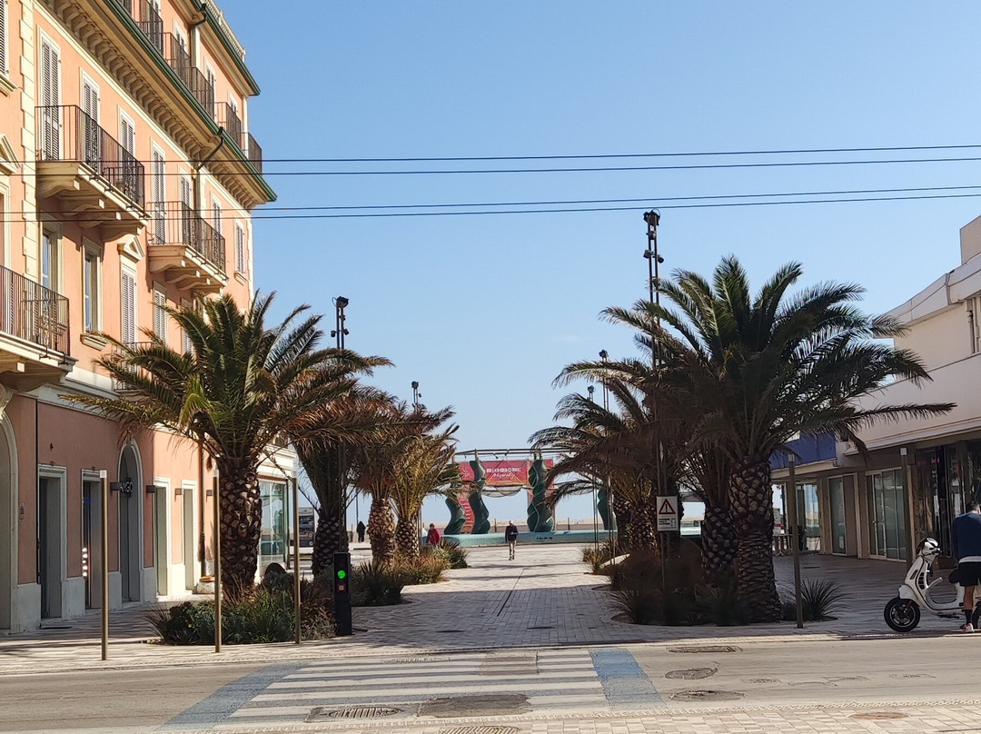 好莱坞酒店主图