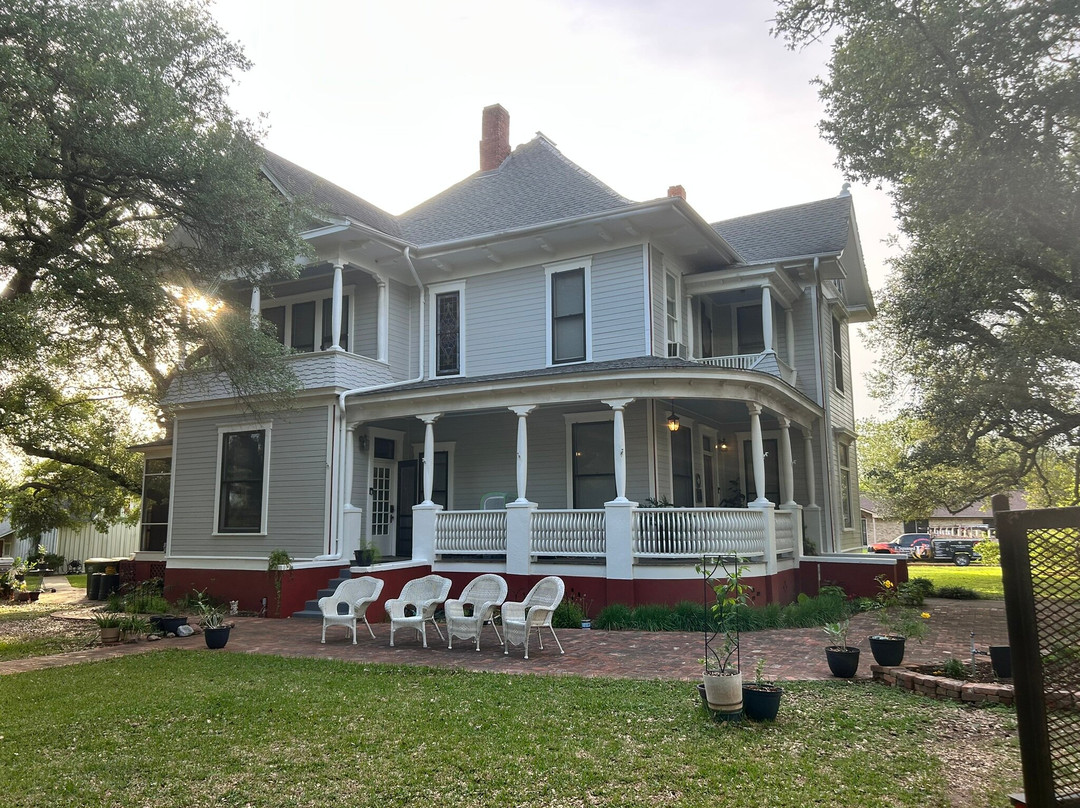 Pin Oak Bed & Breakfast