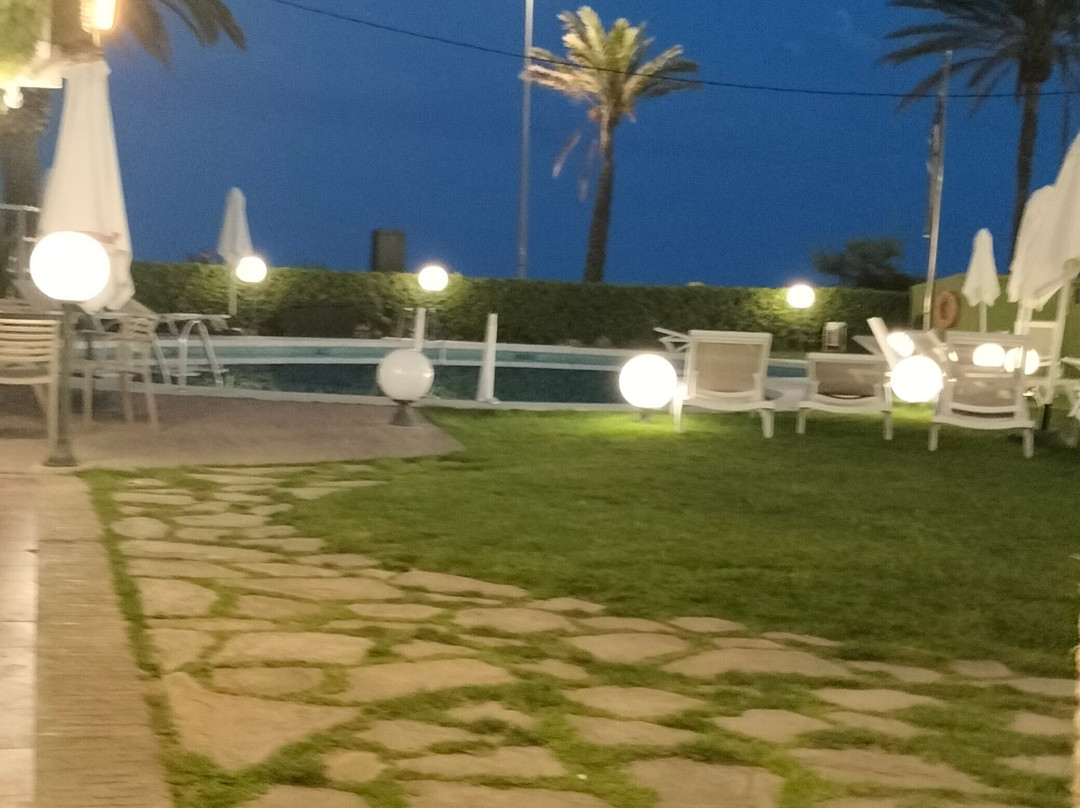 滨海郊区酒店主图