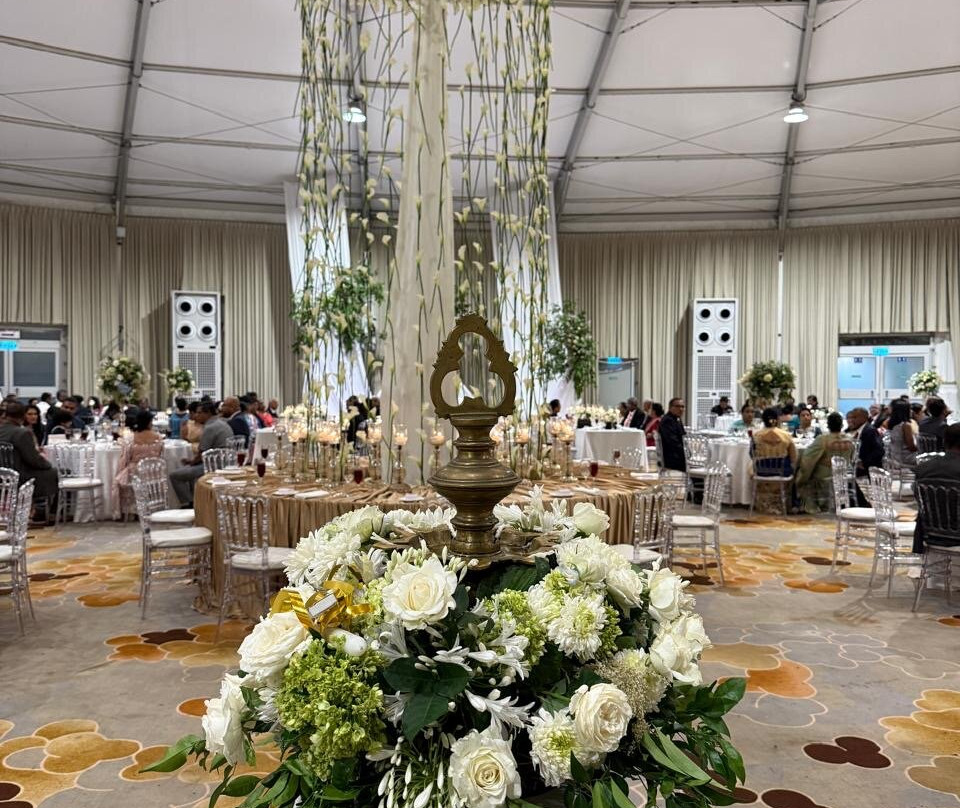 辛纳蒙湖畔酒店主图