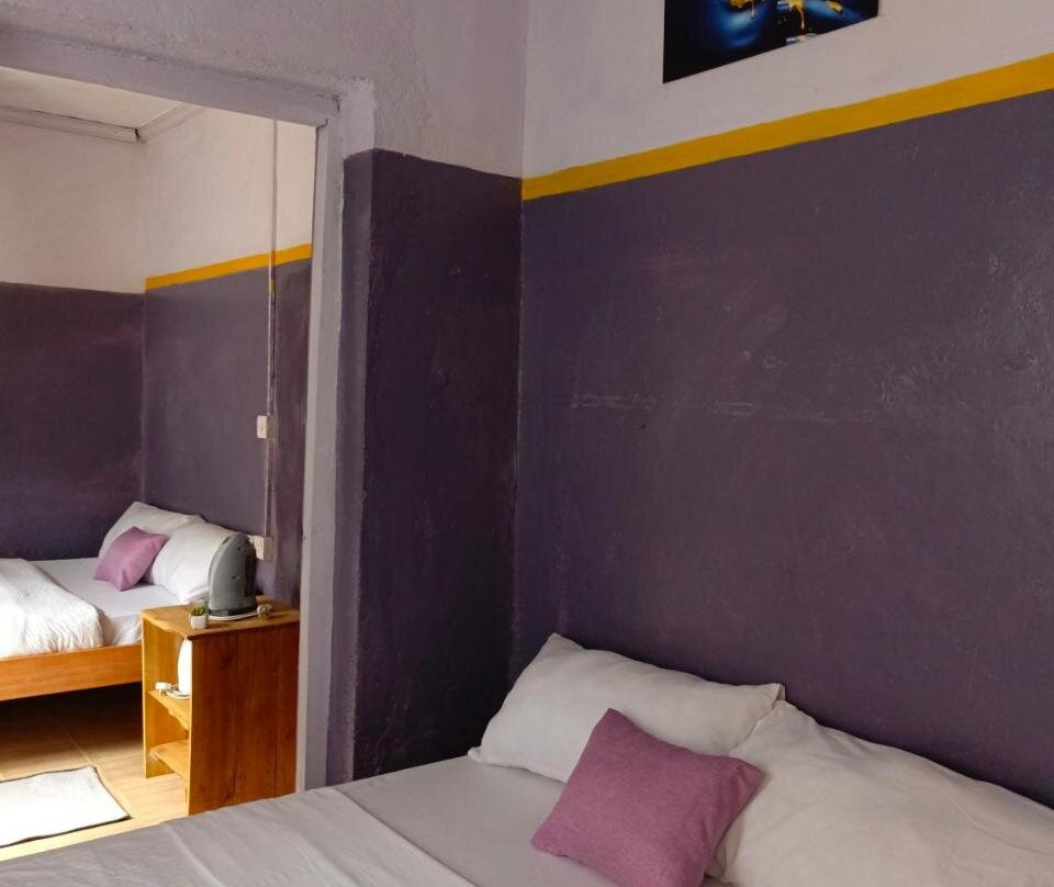 Wrech House 1989-3 Rooms -4 Beds- Secure & Private