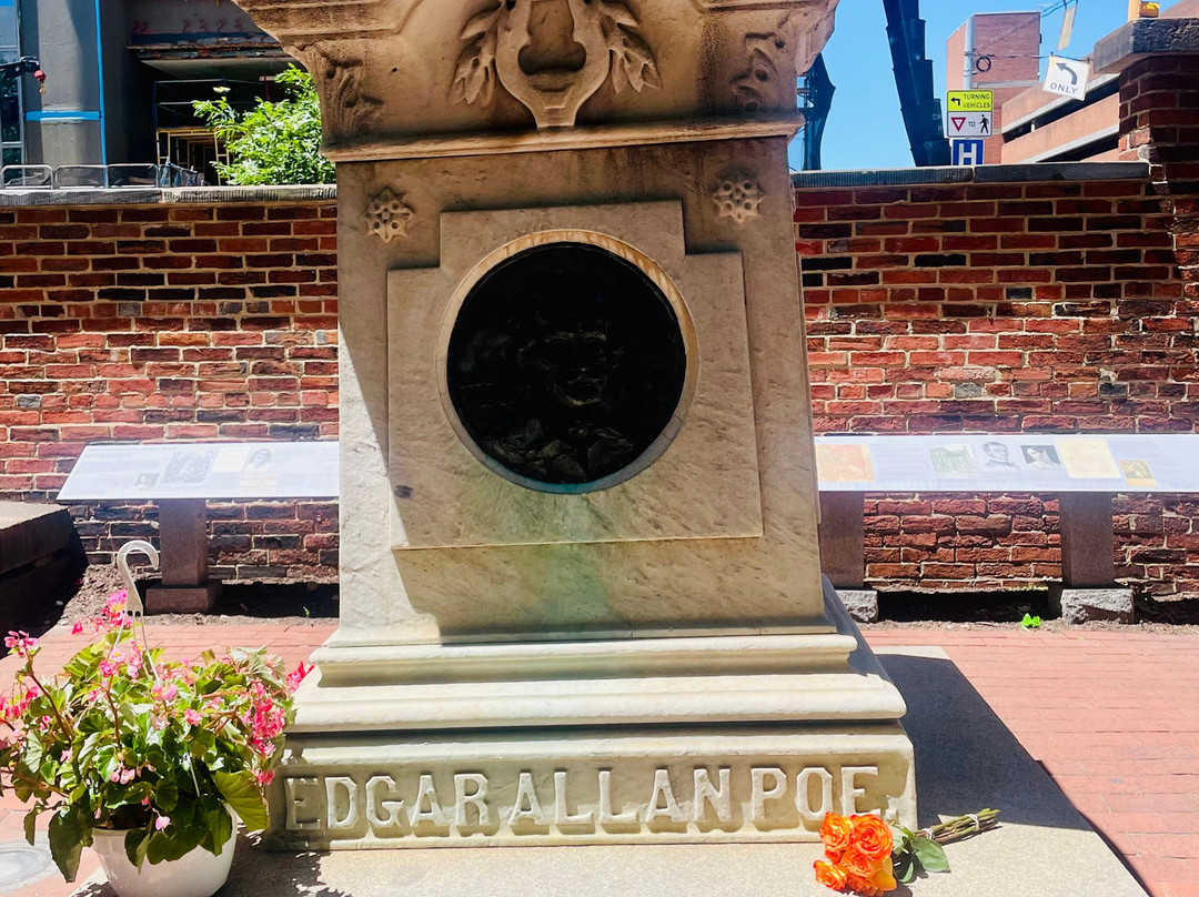 Edgar Allan Poe's Grave Site and Memorial-巴尔的摩必去景点