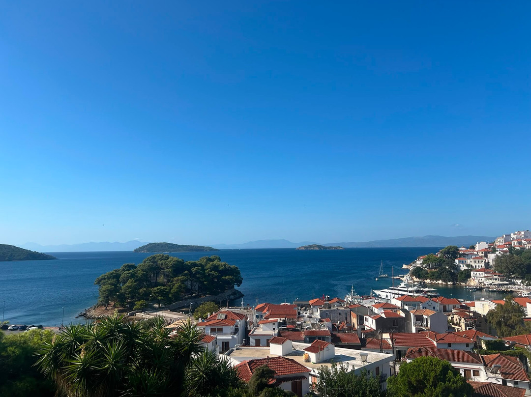 Agios Nikolaos Church and Clock Tower-Skiathos Town必去景点