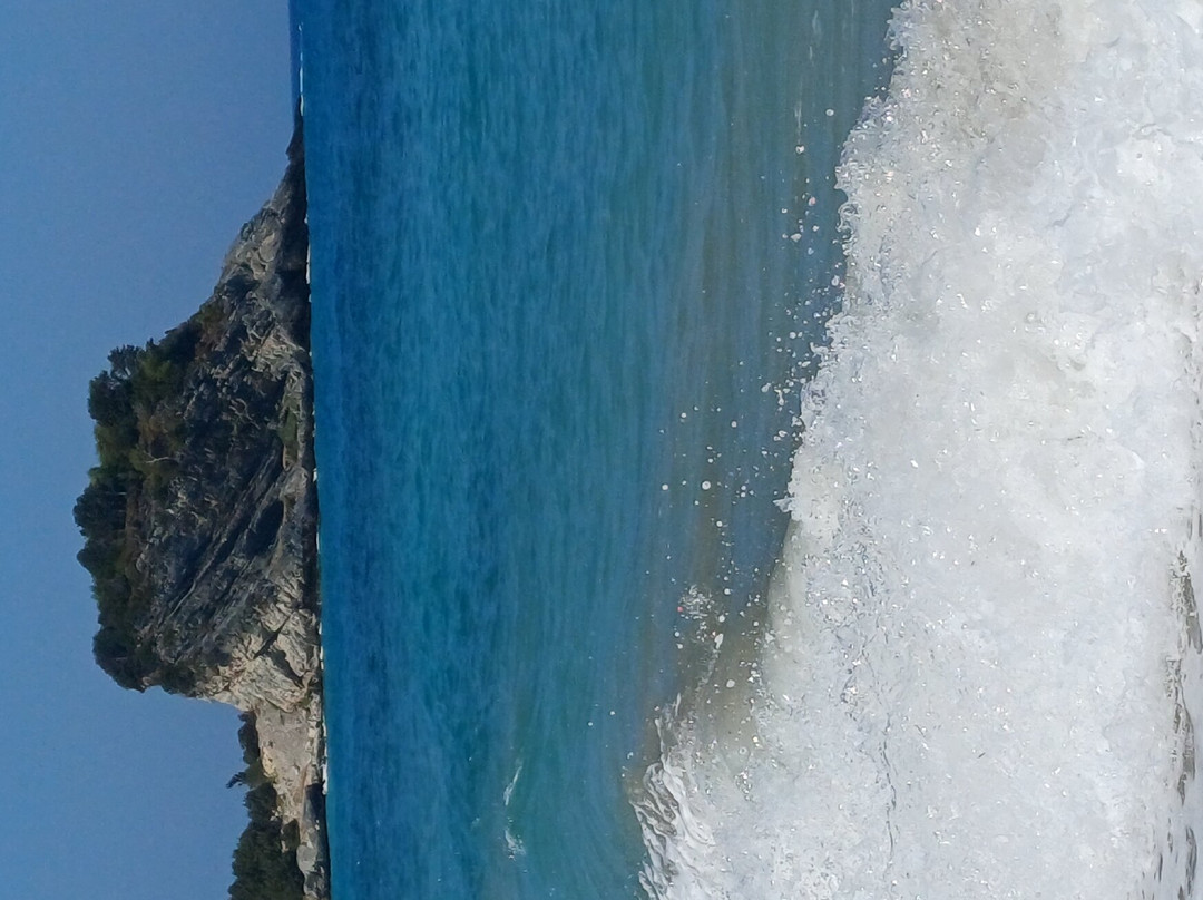 Potami Beach-Karlovasi必去景点