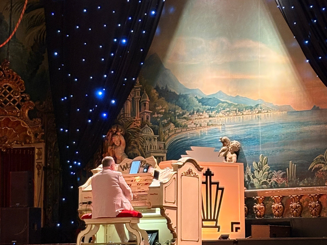 Blackpool Tower Ballroom-黑潭必去景点